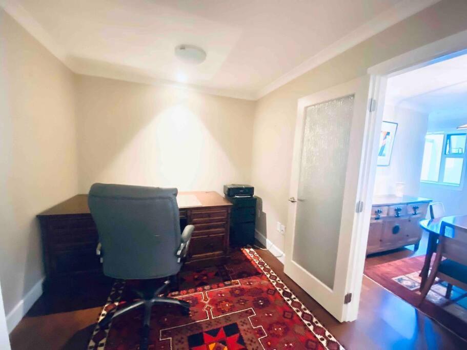 ויקטוריה Amazing Location 2 Bedroom Minutes From Downtown מראה חיצוני תמונה