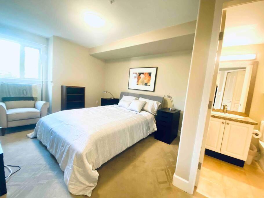 ויקטוריה Amazing Location 2 Bedroom Minutes From Downtown מראה חיצוני תמונה